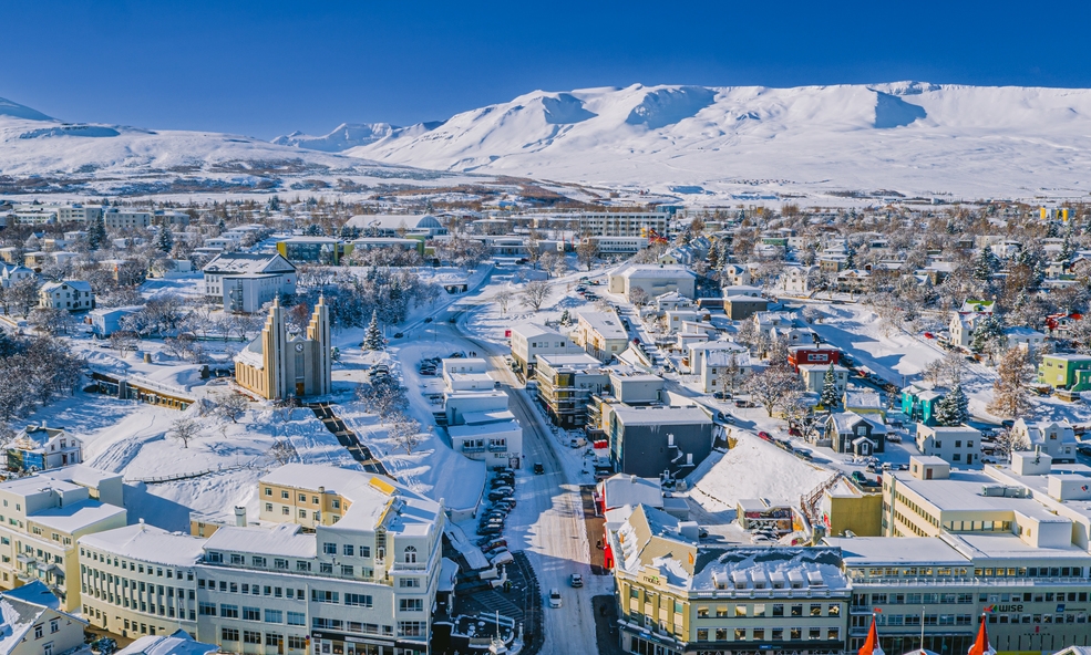 Akureyri_Winter_Luftaufnahme_AkureyriAuunn_Nielsson_-_Visit_North_Iceland_slider_1734681276.jpg