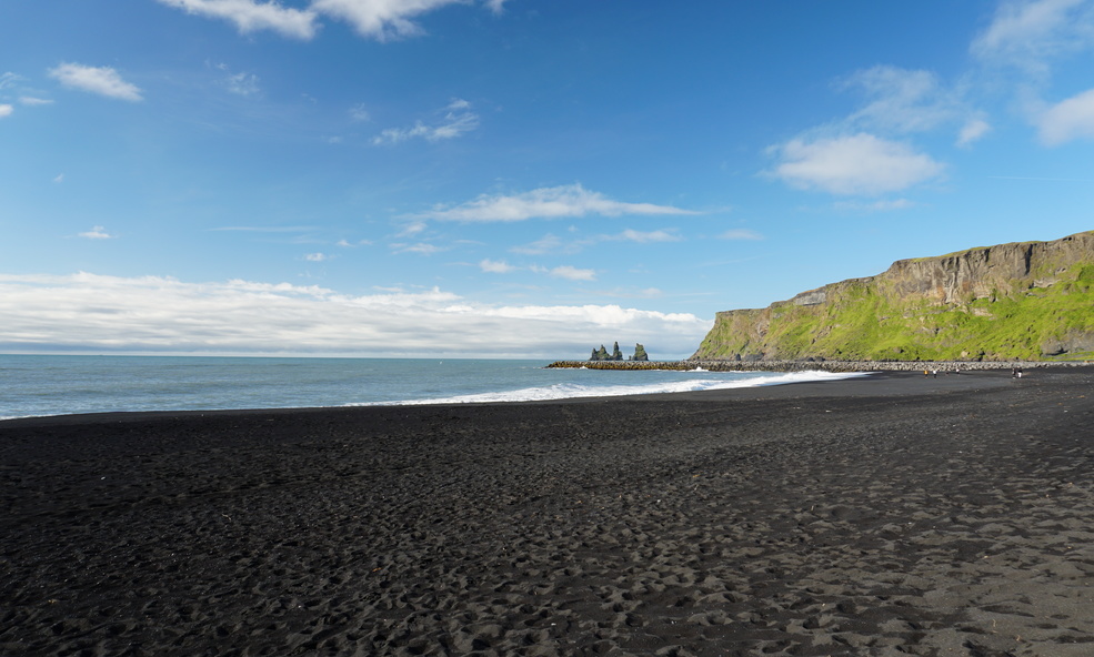 Black_Sand_Beach_5_slider_1733814782.jpg