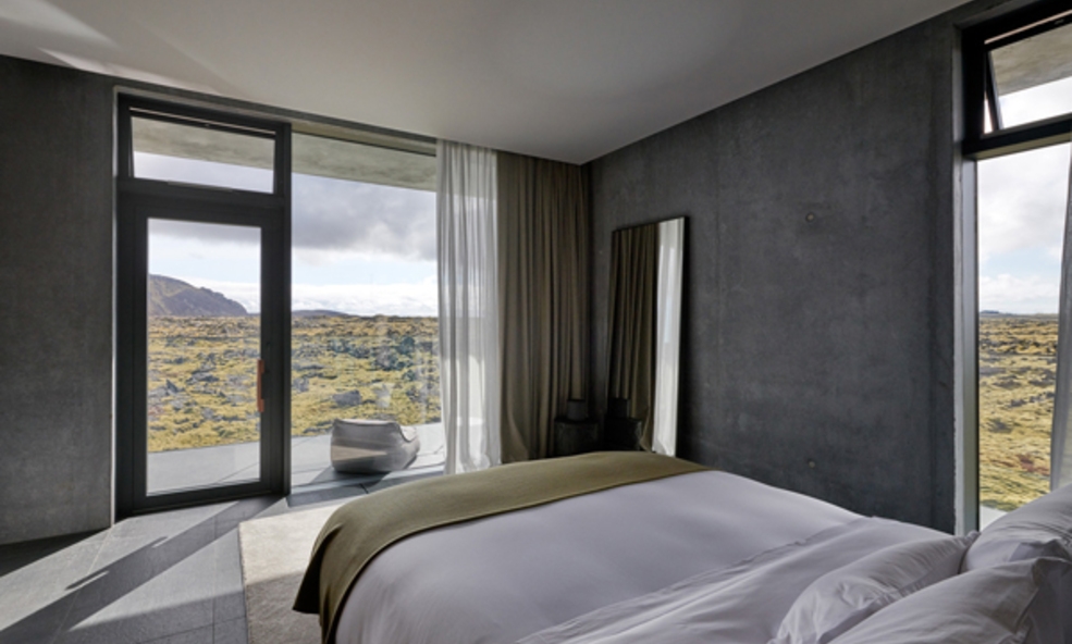 Moss_suite_bed_view1_slider_1746450562.jpg