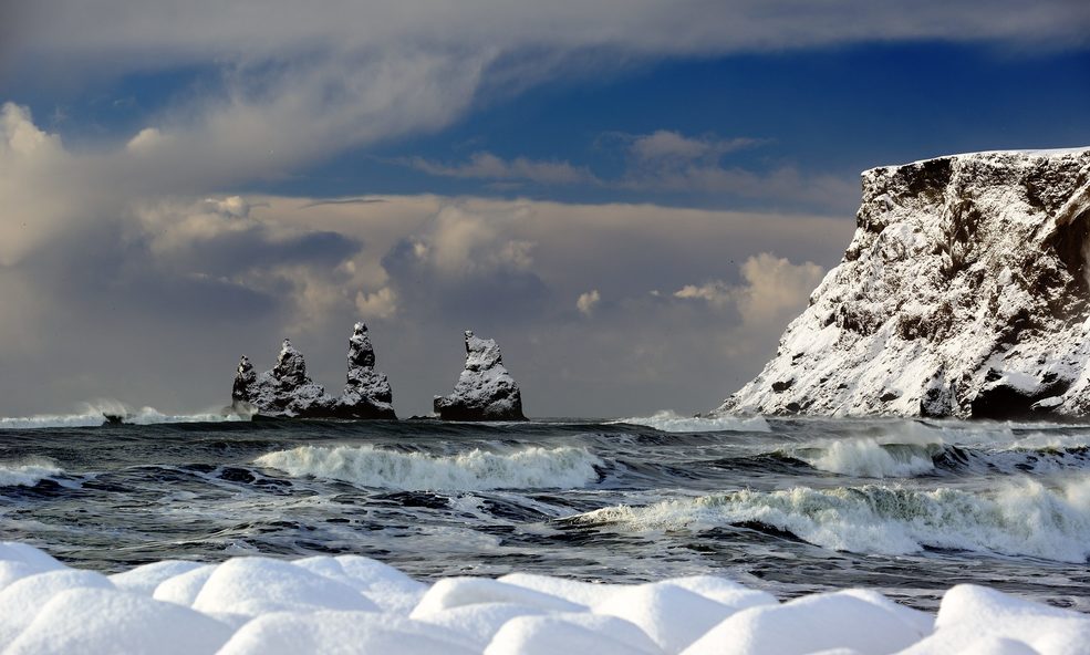 Reynisdrangar_vetur_Vk_-_rir_N_-_verkleinert_slider_1736238092.jpg
