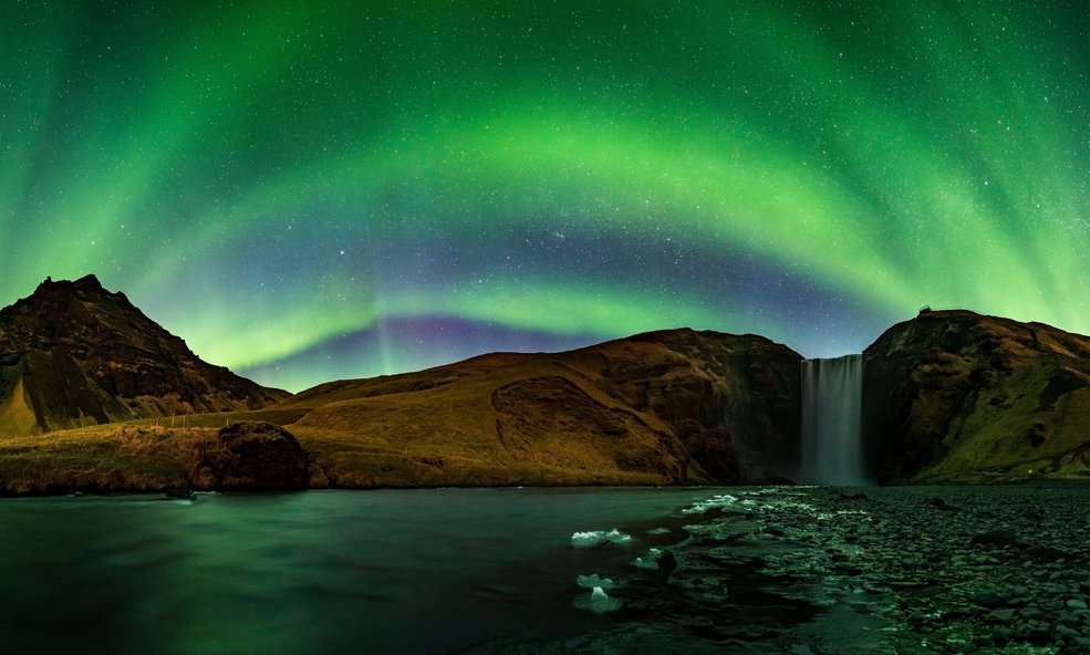 Snorri_r_Aurora_Skgafoss_pano_-_large_slider_1749823136.jpg